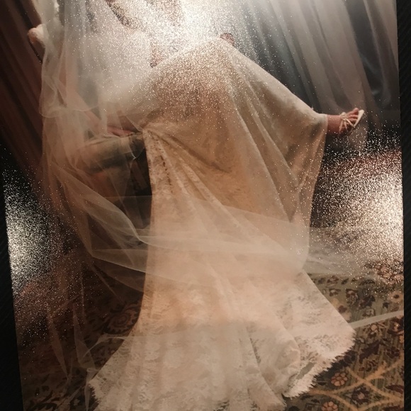 BADGLEY MISCHKA Wedding Gown! - Picture 5 of 8